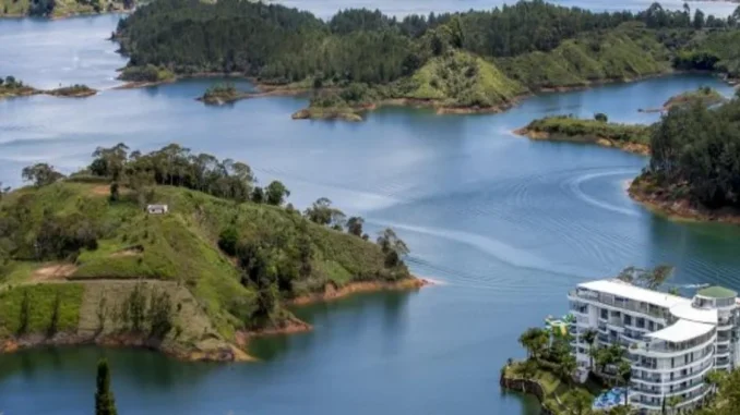 Choque de motos acuáticas en embalse de El Peñol dejó 4 heridos