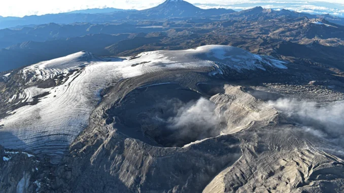 El Volcán Nevado del Ruiz continuará en alerta naranja por algunas semanas más.
