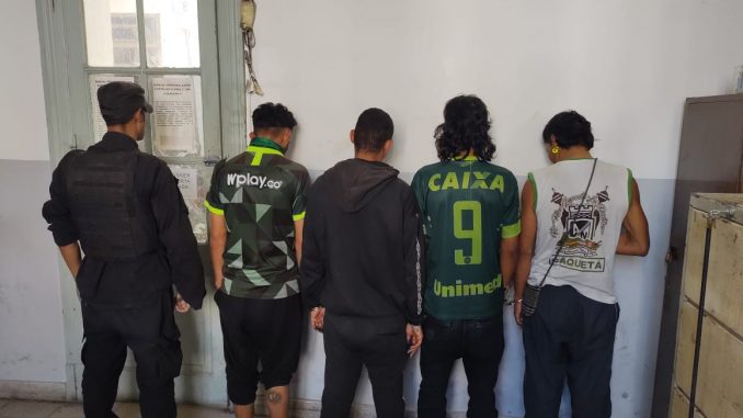 Hinchas nacional detenidos