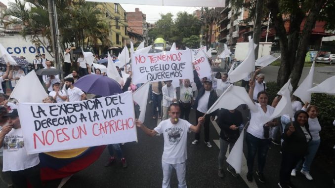 Habitantes del barrio Cabañas en Bello se manifestaron en contra de la inseguridad.