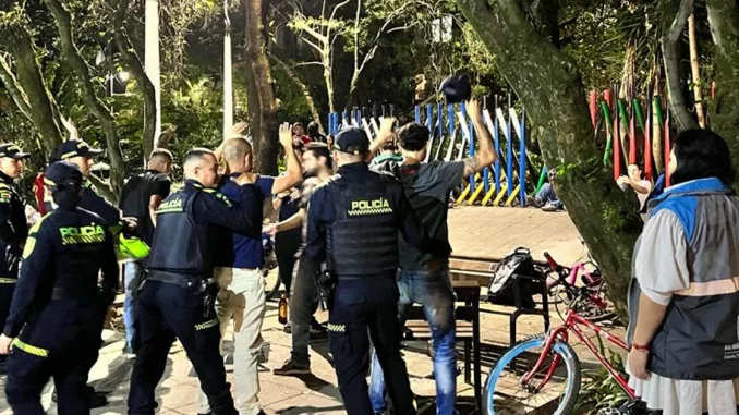 Más de mil policías se preparan para proteger a Medellín en el día de la madre.