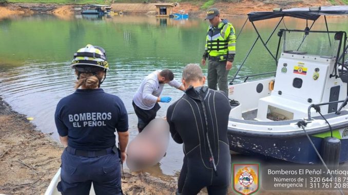 Hombre en embalse de El Peñol