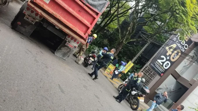 Accidente-de-tránsito-en-El-Poblado-1