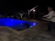 Cocodrilo-en-una-piscina-
