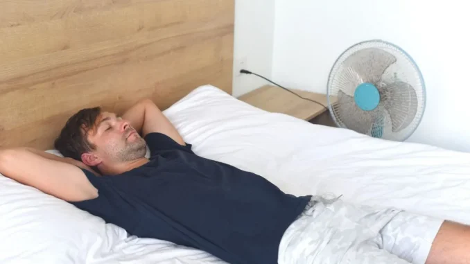 Dormir-con-el-ventilador-encendido