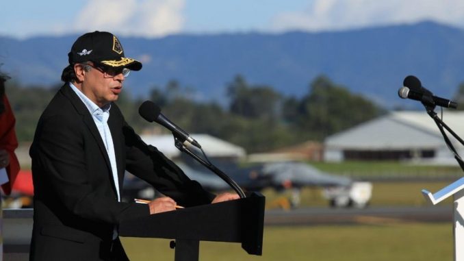 Gustavo Petro en Feria Aeronáutica de Rionegro