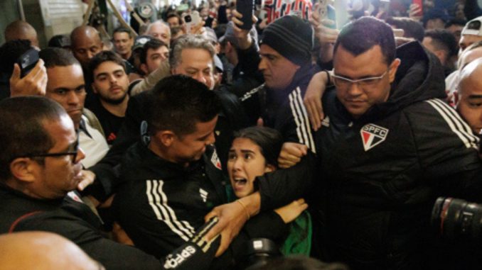 James Rodríguez en su llegada a São Paulo