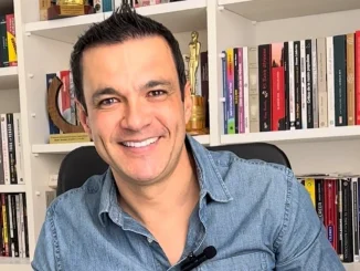 Juan Diego Alvira regresó a la televisión con nuevo canal y nuevo programa.