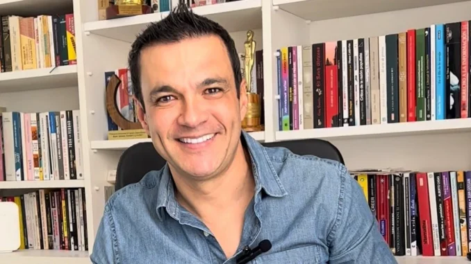 Juan Diego Alvira regresó a la televisión con nuevo canal y nuevo programa.