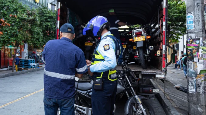 En dos operativos diferentes se inmovilizaron 11 motos en Manrique y Aranjuez.