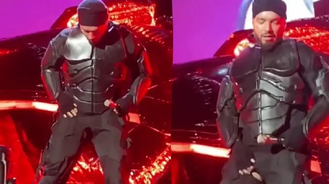 Roto pantalón J Balvin