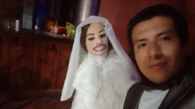 En el video, Cristian Montenegro le dedicó unas palabras a su novia, Natalia, la muñeca de trapo.