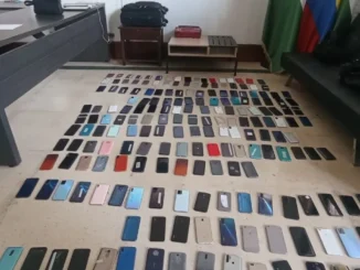 En parqueadero del Centro encontraron más de 200 celulares