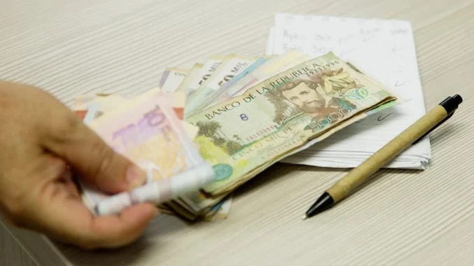Así estarían operando los gota a gota para amenazar a los que no les pagan a través de whatsapp.