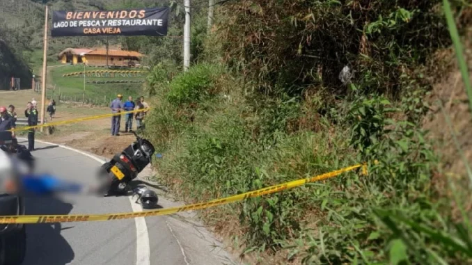 Los hechos se presentaron en la tarde de este viernes, en la vía Marinilla-El Peñol.