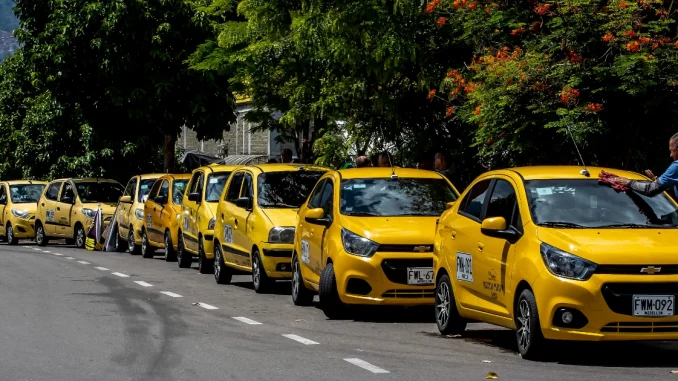 Descartaron tarifa diferencial de combustible para taxistas
