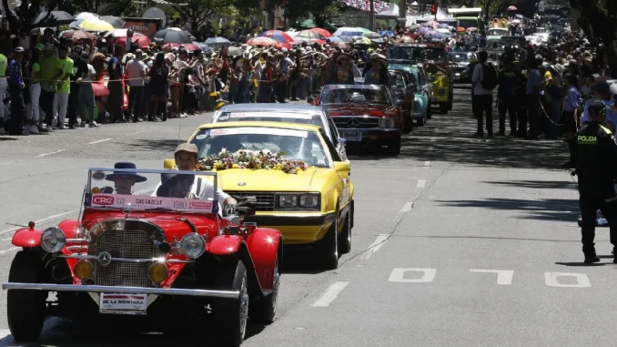 Así se vivió el Desfile de Autos Clásicos y Antiguos.
