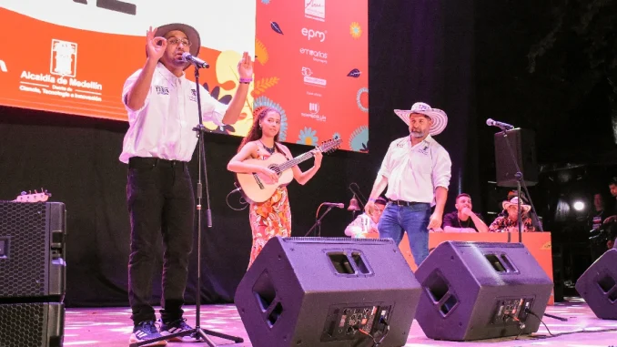 La Feria de las Flores sigue sorprendiendo este viernes con la variedad de conciertos y eventos.