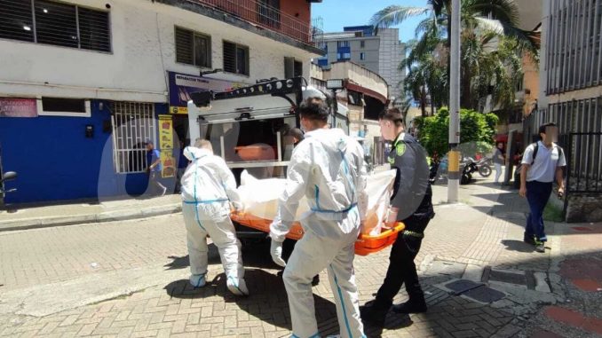 Hombre hallado muerto en su apartamento