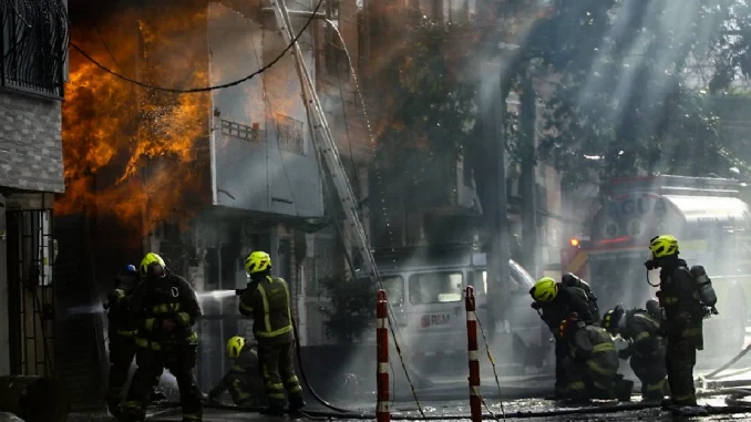 Aún se desconocen las razones del incendio en la fábrica de thinner del barrio Caribe.
