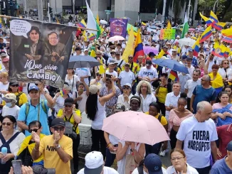 En la marcha convocada para el 16 de agosto en Medellín protestaron por los escándalos contra Petro.