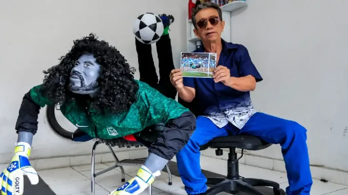 Escultura René Higuita Escorpión