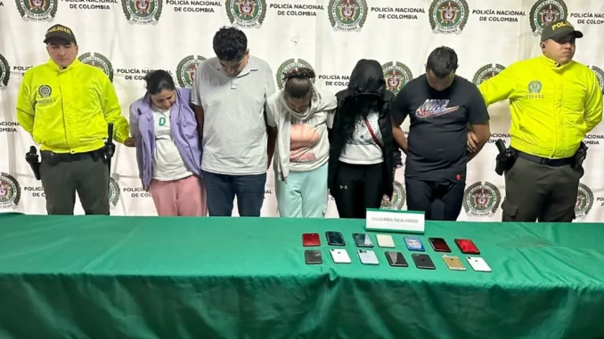 Estas personas fueron capturadas acusadas de pertenecer a un grupo delincuencial dedicada al robo de joyas y celulares en el metro y El Poblado.